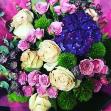 Bouquet with Hydrangea and Roses alt vedere product 3