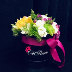 Aranjament de Primavara in Cutie cu Orhidee, Crizantema si Gerbera
