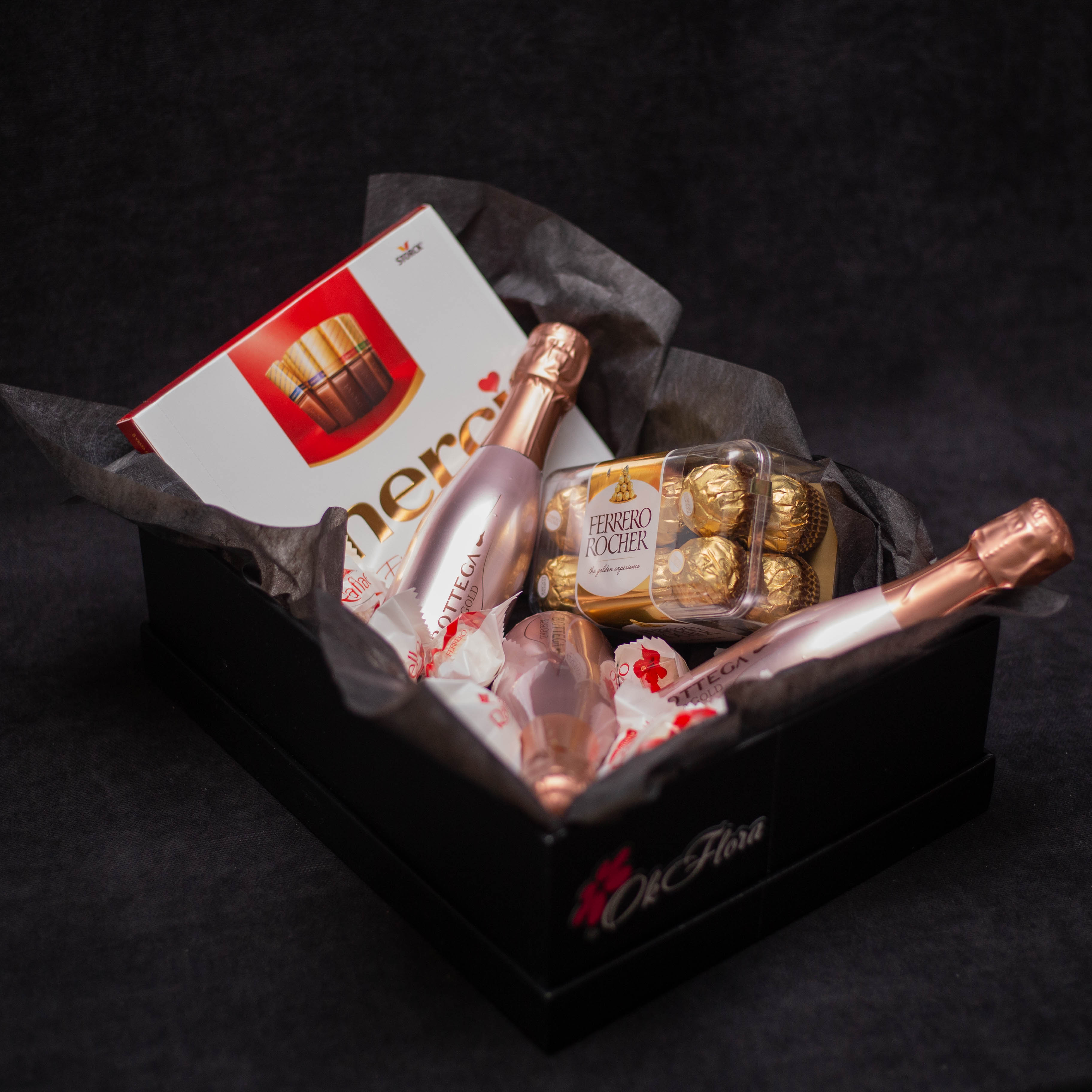 Cutie cu Bottega, Ferrero Rocher, Merci si Raffaello - OkFlora - Flori