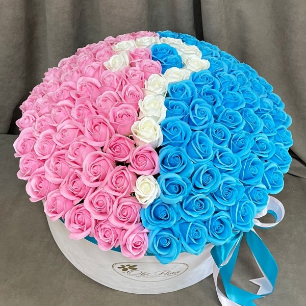 Aranjament Gender Reveal, Baiat sau Fata din Trandafiri de Sapun |