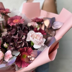 Buchet de Flori Roz si Hortensie Burgundy