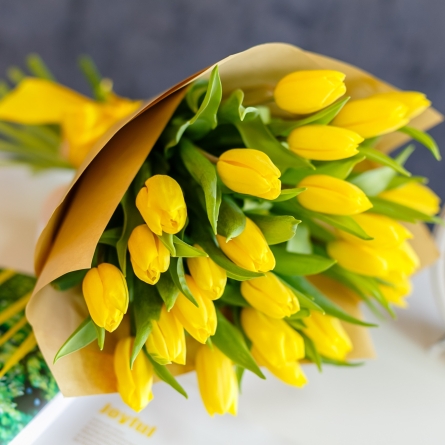 Buchet lalele galbene in hartie naturala alt vedere product 5