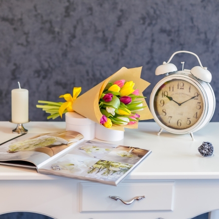 Buchet lalele multicolore alt vedere product 2