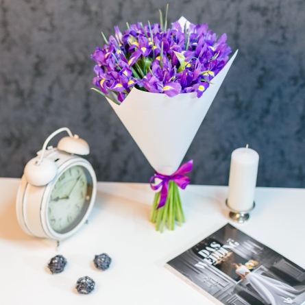 Buchet din 25 irisi in hartie alba alt vedere product