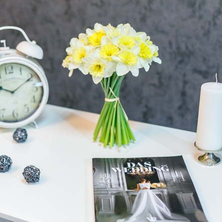 Buchet din 31 narcise albe alt vedere product