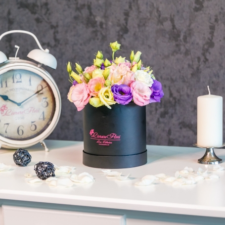 Aranjament cu lisianthus multicolore in cutie de lux cu inaltimea de 18 cm si diametrul de 20 cm alt vedere product
