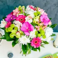 Buchet Mix cu Crizantema, Gerbera, Orhidee, Trandafir si Verdeata alt vedere product 3