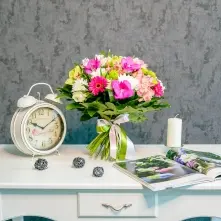 Buchet Mix cu Crizantema, Gerbera, Orhidee, Trandafir si Verdeata alt vedere product 5