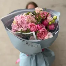 Buchet cu Hortensie și Trandafiri de Grădină Roz alt vedere product