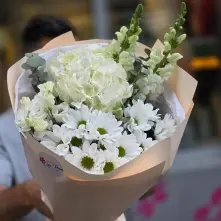Elegant Bouquet with White Hydrangea and Summer Flowers alt vedere product 2