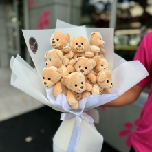 Buchet din 9 Ursuleti de Plus Bej alt vedere product
