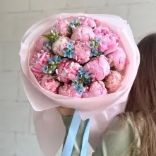 Bouquet of 21 Pink Peonies and Oxypetalum alt vedere product