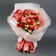 Bouquet of White, Pink and Red Garden Roses alt vedere product