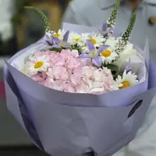 Pastel Bouquet with Hydrangeas, Chamomile and Clematis alt vedere product 4