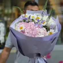 Pastel Bouquet with Hydrangeas, Chamomile and Clematis alt vedere product 2