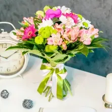 Buchet Mix cu Crizantema, Gerbera, Orhidee, Trandafir si Verdeata alt vedere product 9